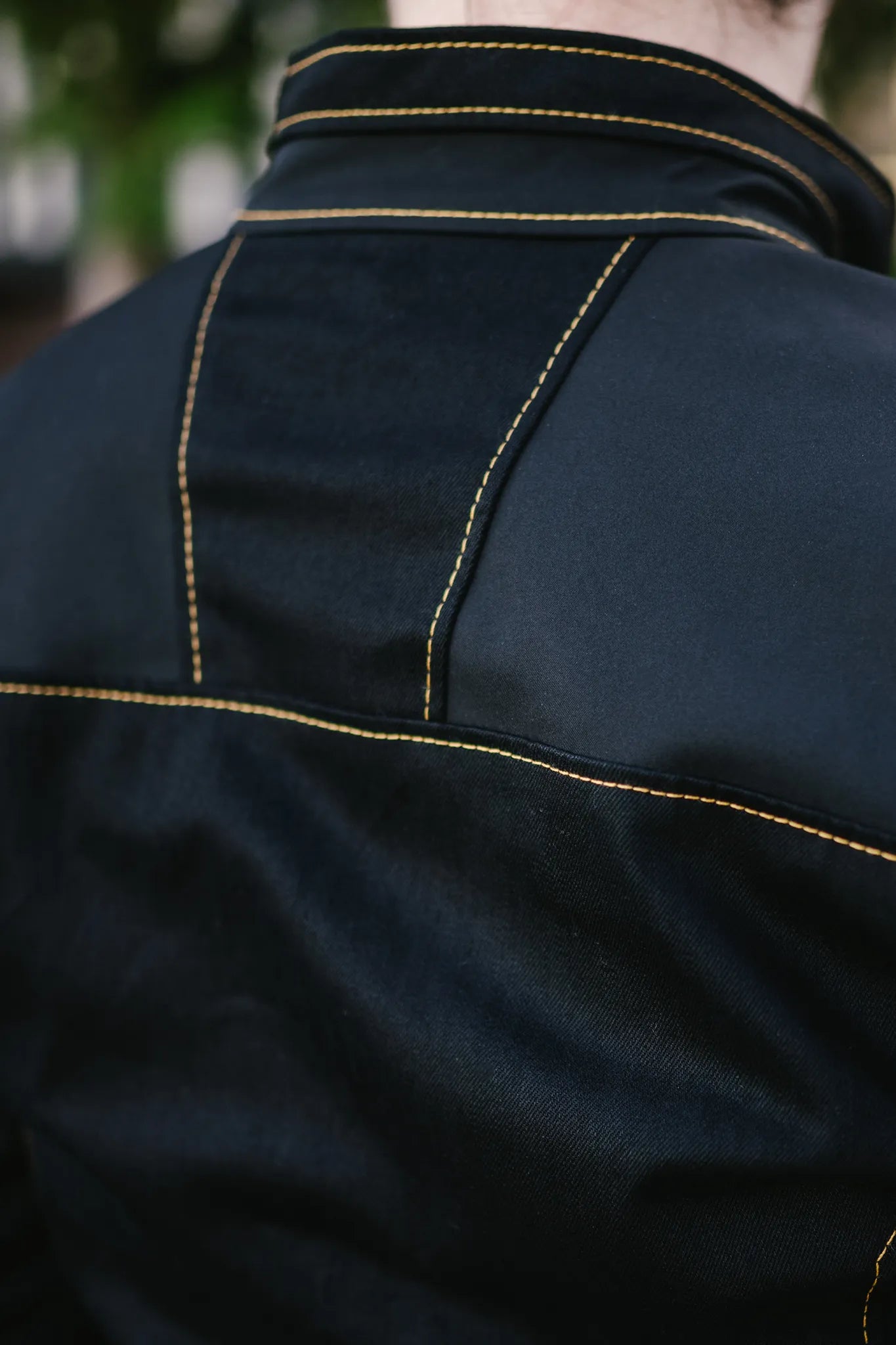 Augment J6 — Gilded Carbon