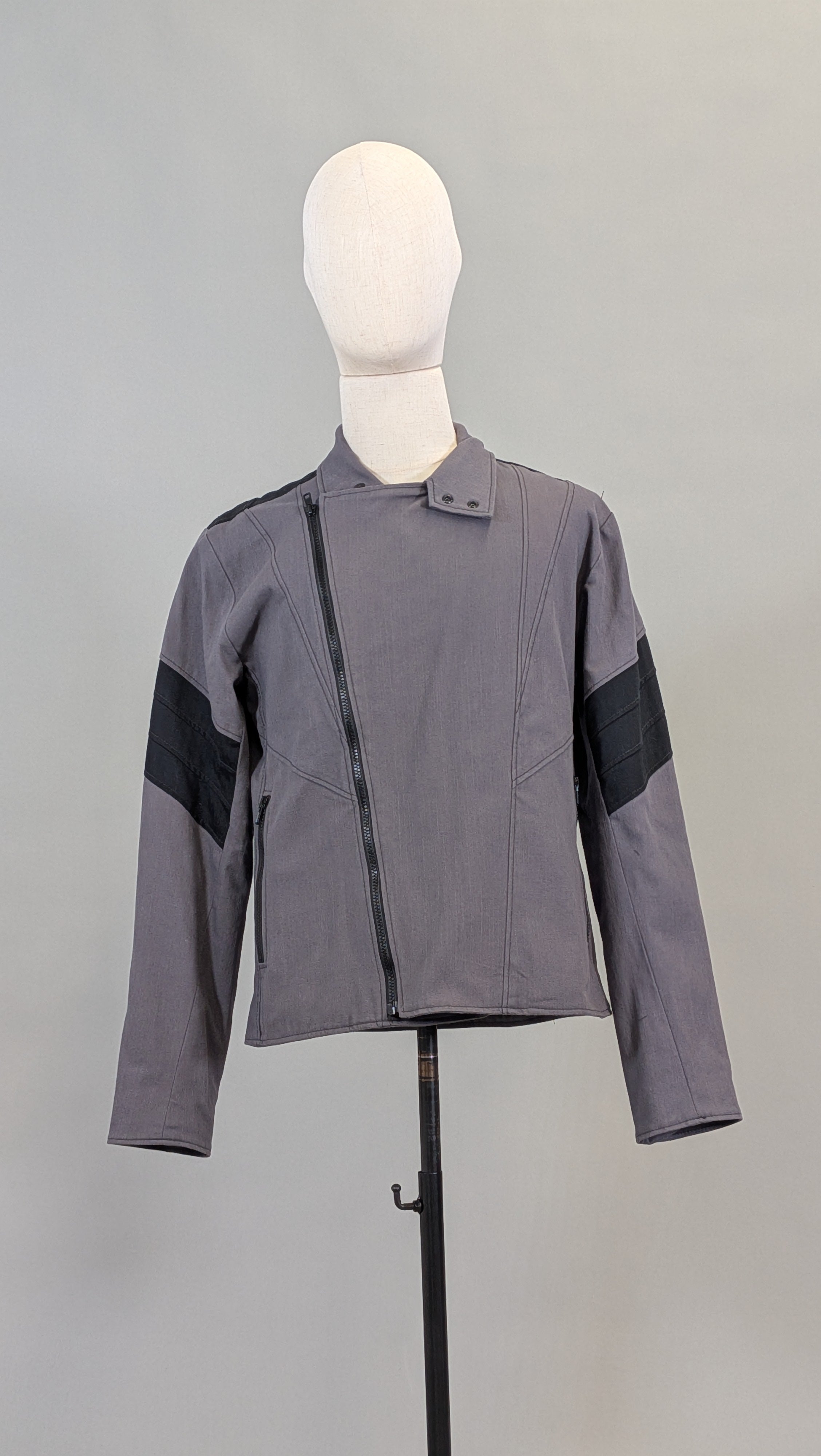 Hacker — Sneaking Suit