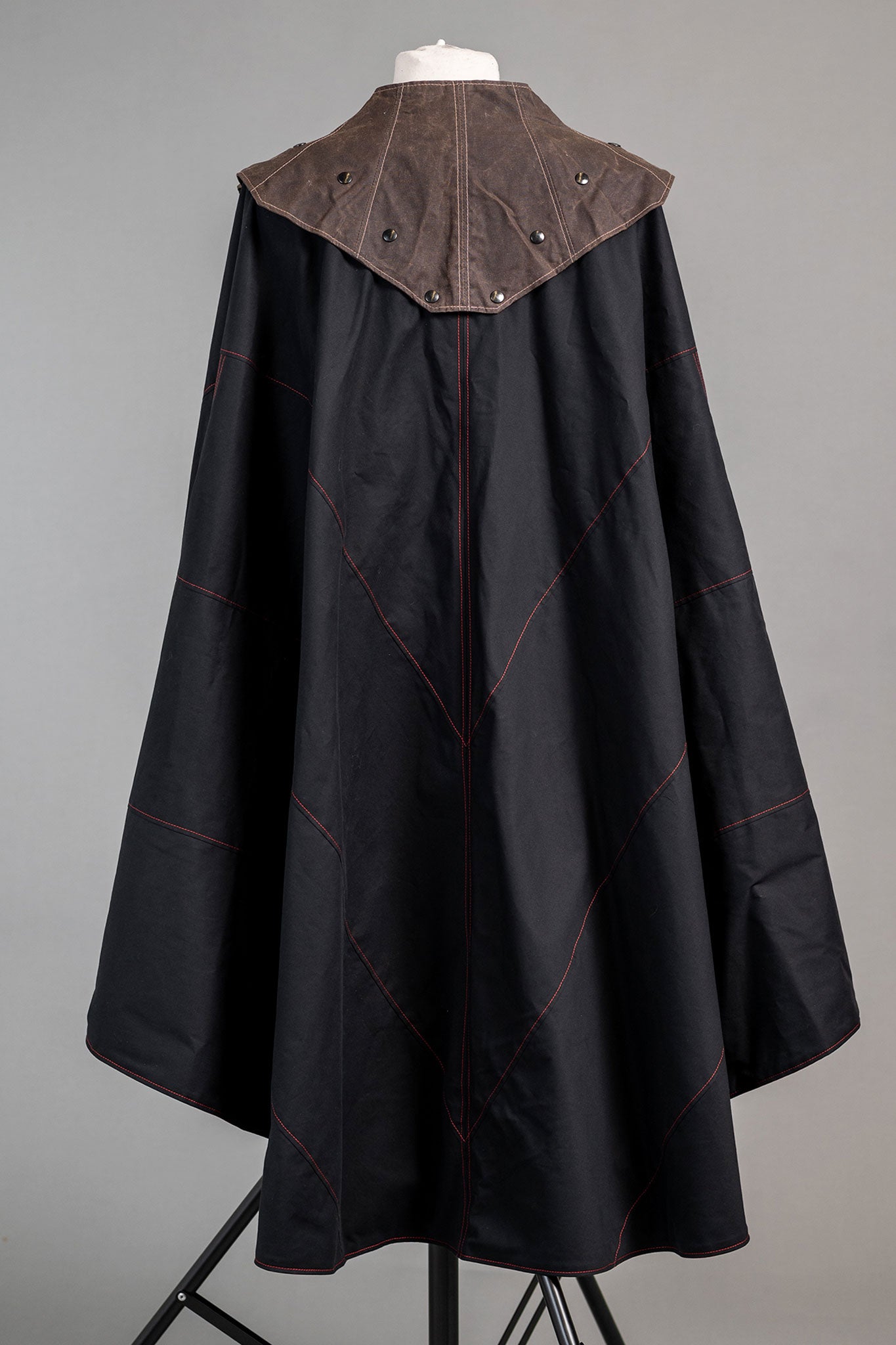 Full Cape — Black Garnet