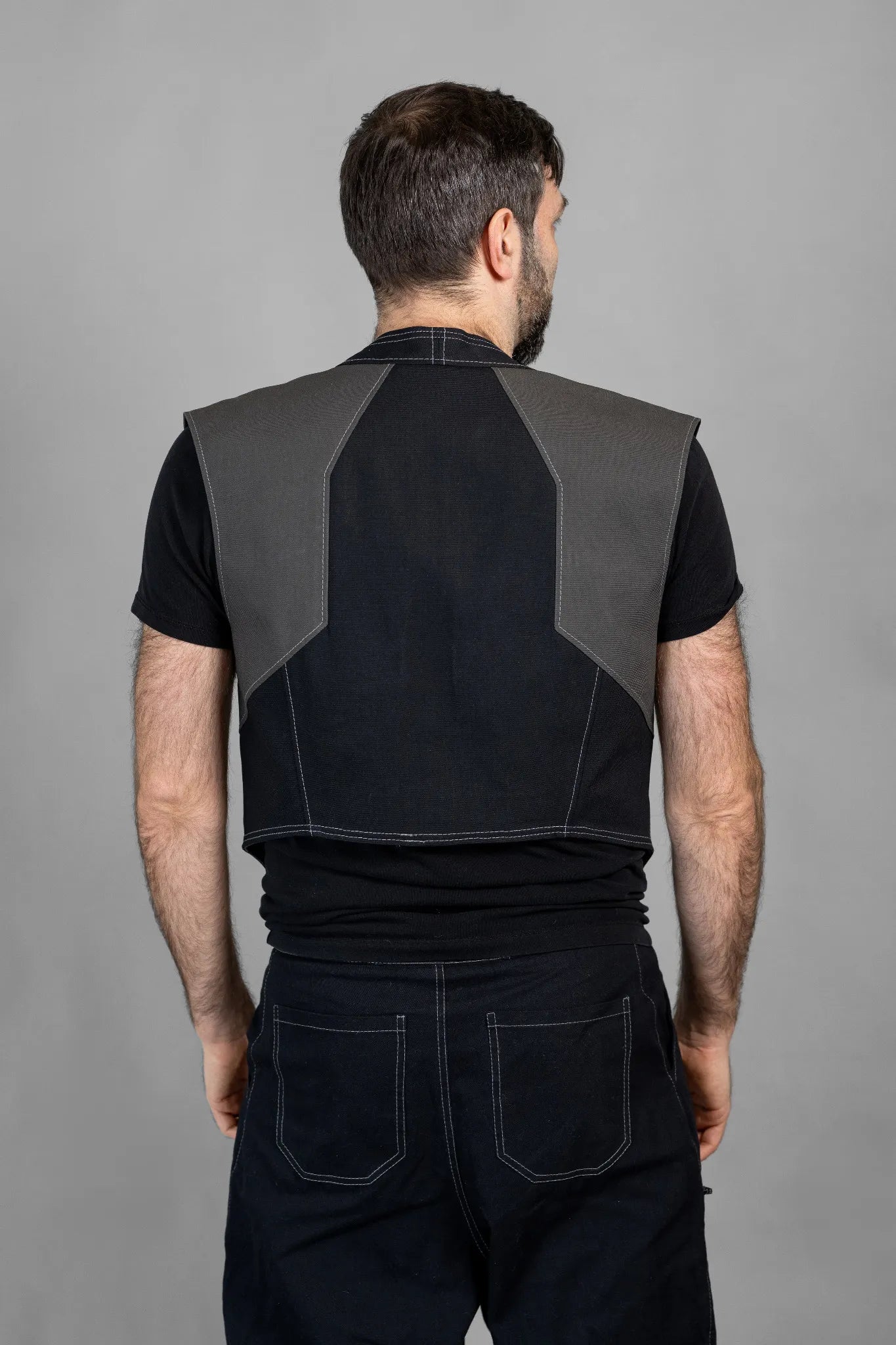 Sekko Vest — Obsidian